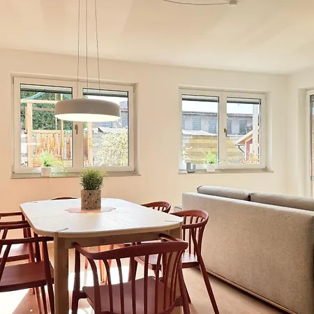 Appartement Familien-oase Luther Mit Garten, Spielturm Und Garage *